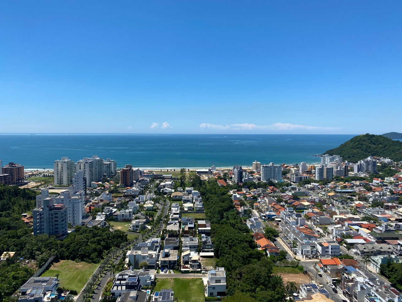 Por que investir em imóveis na Praia Brava?
