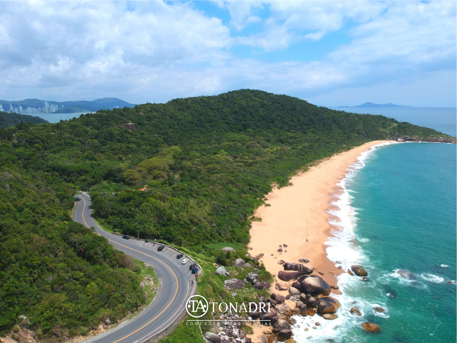 AS MELHORES PRAIAS PARA CURTIR O SEU VERÃO EM BALNEÁRIO CAMBORIÚ