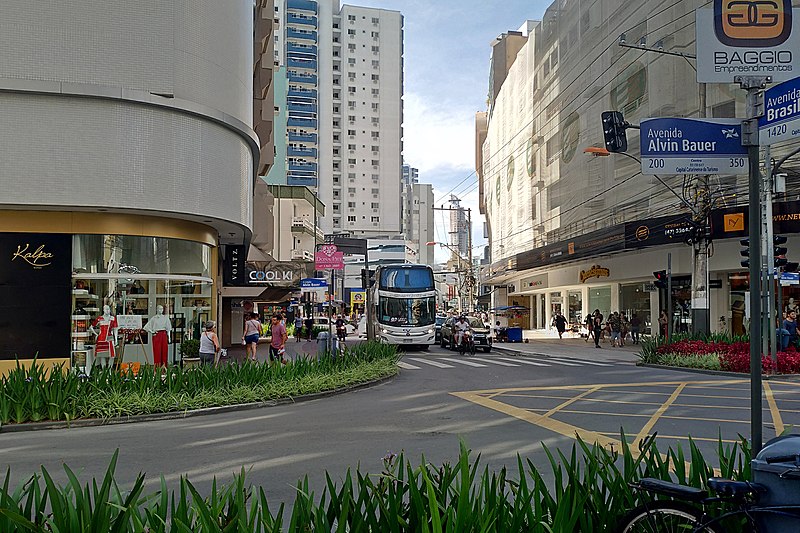 AVENIDA BRASIL | UM SHOPPING A CÉU ABERTO EM BALNEÁRIO CAMBORIÚ